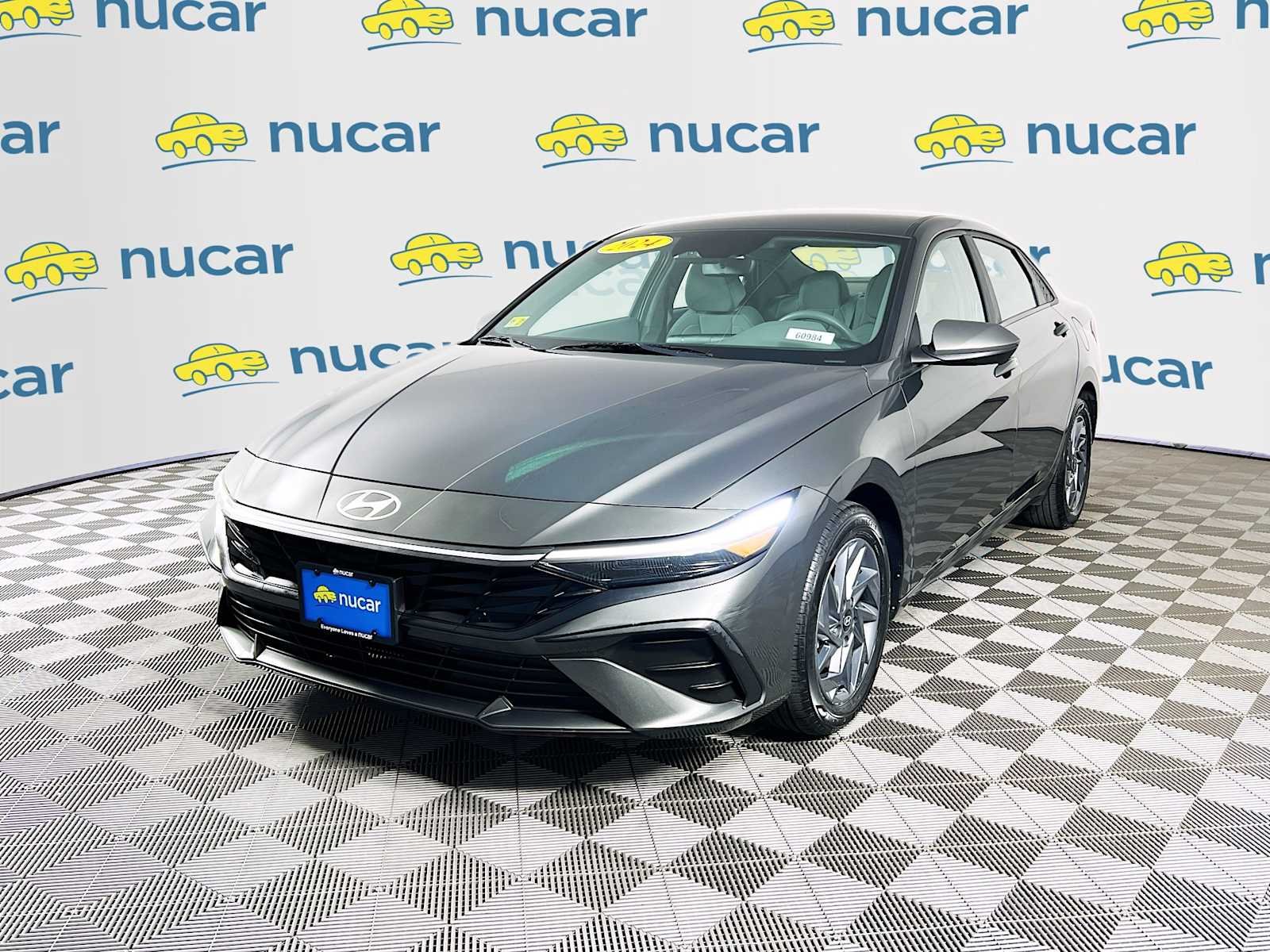 Used 2024 Amazon Gray Hyundai SEL image 3