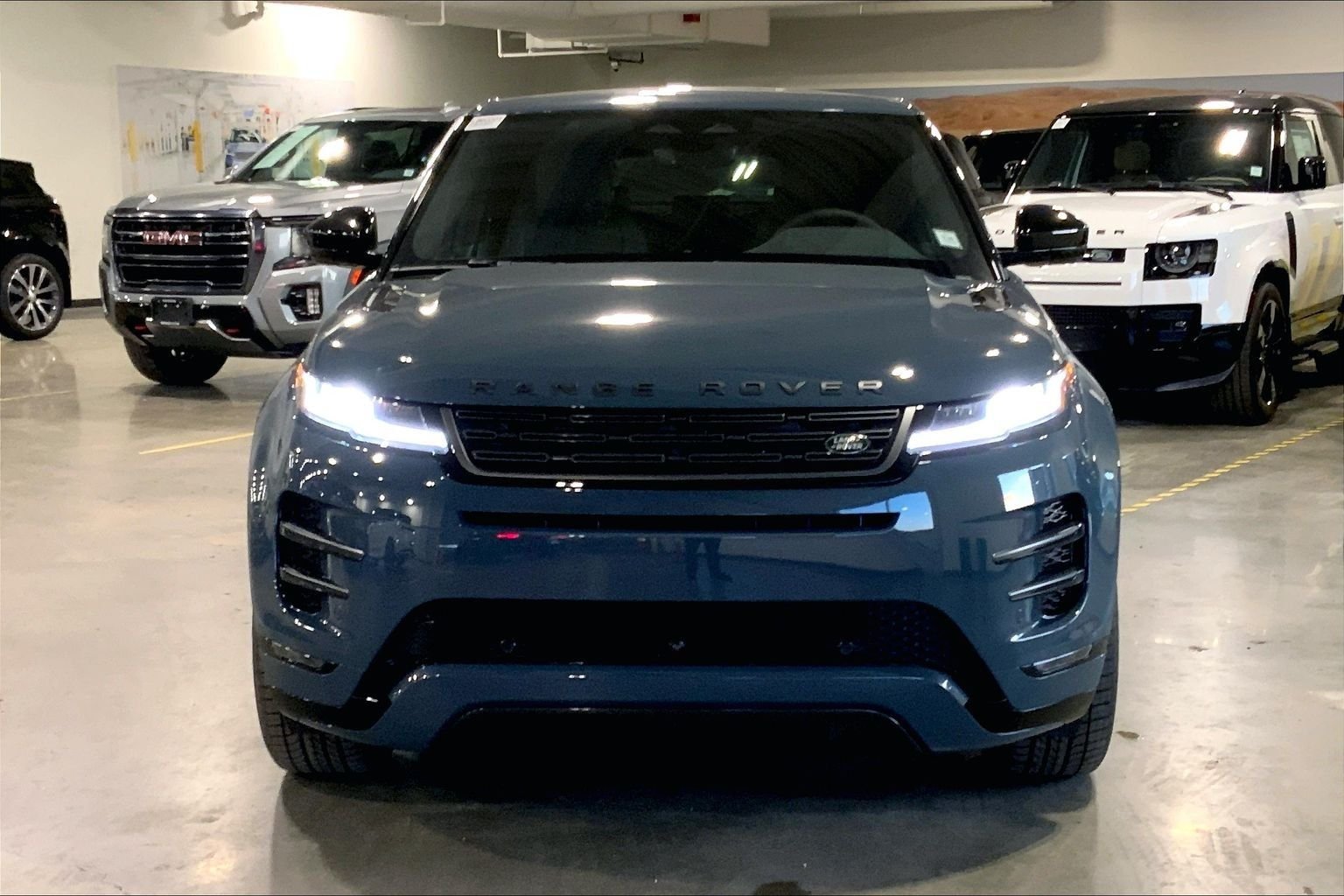 2026 Land Rover Range Rover Evoque Dynamic SE - Photo 3