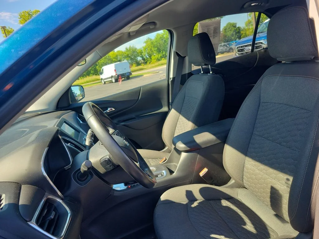 Used 2020 Pacific Blue Metallic Chevrolet LT image 5