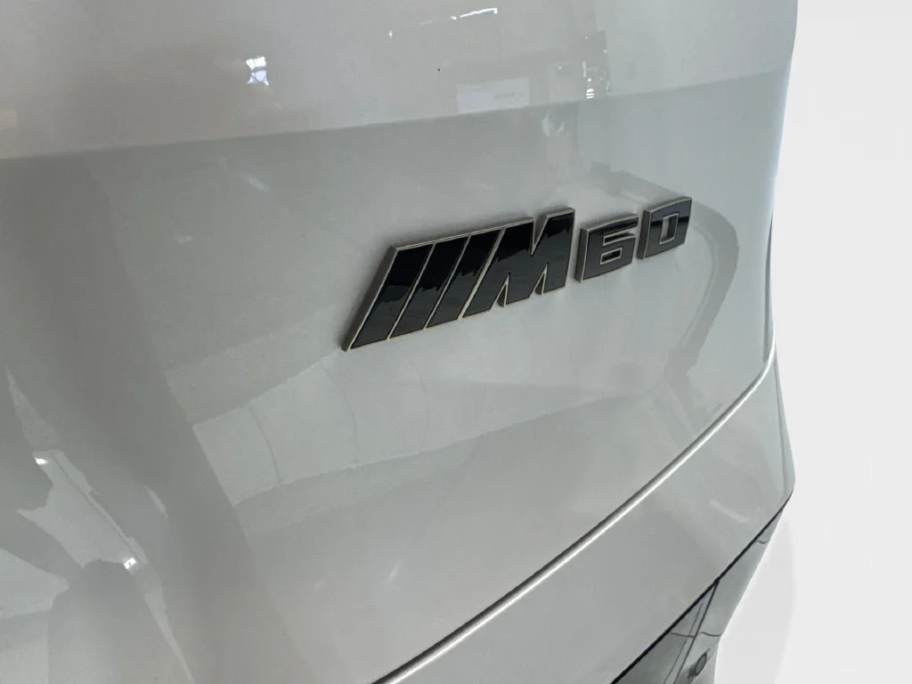 Used 2023 White BMW M60 image 26