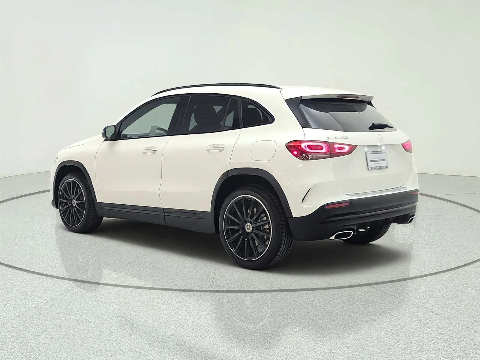 Used 2023 Polar White Mercedes-Benz GLA 250 SUV image 7
