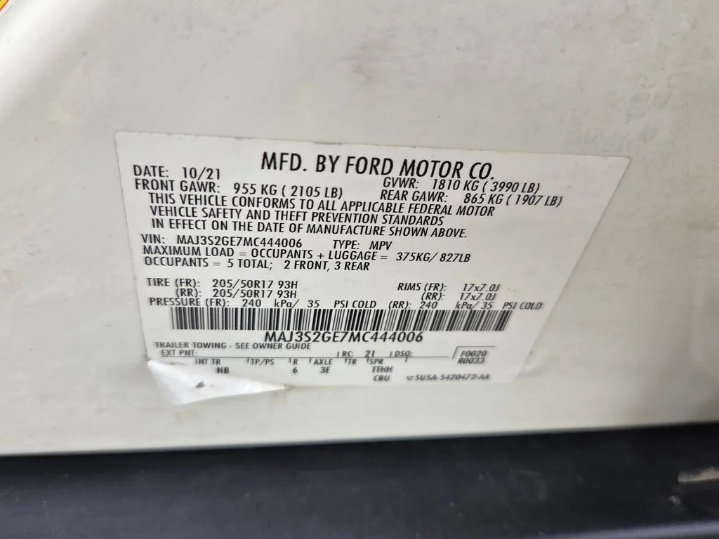 Used 2021 White Ford SE image 16