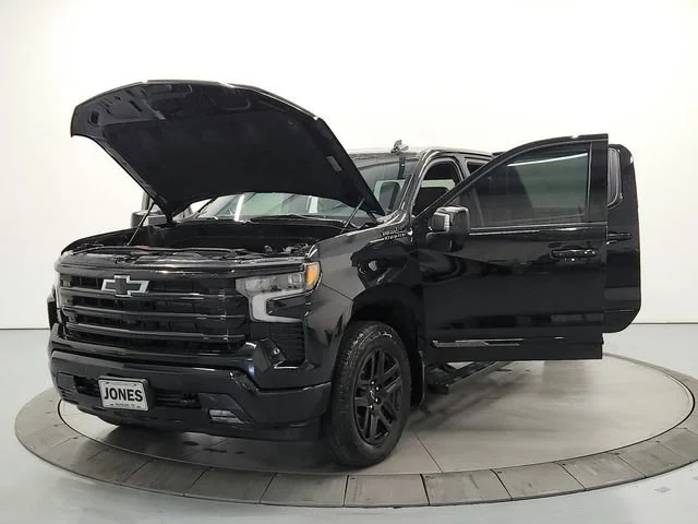 Used 2024 Black Chevrolet High Country image 11