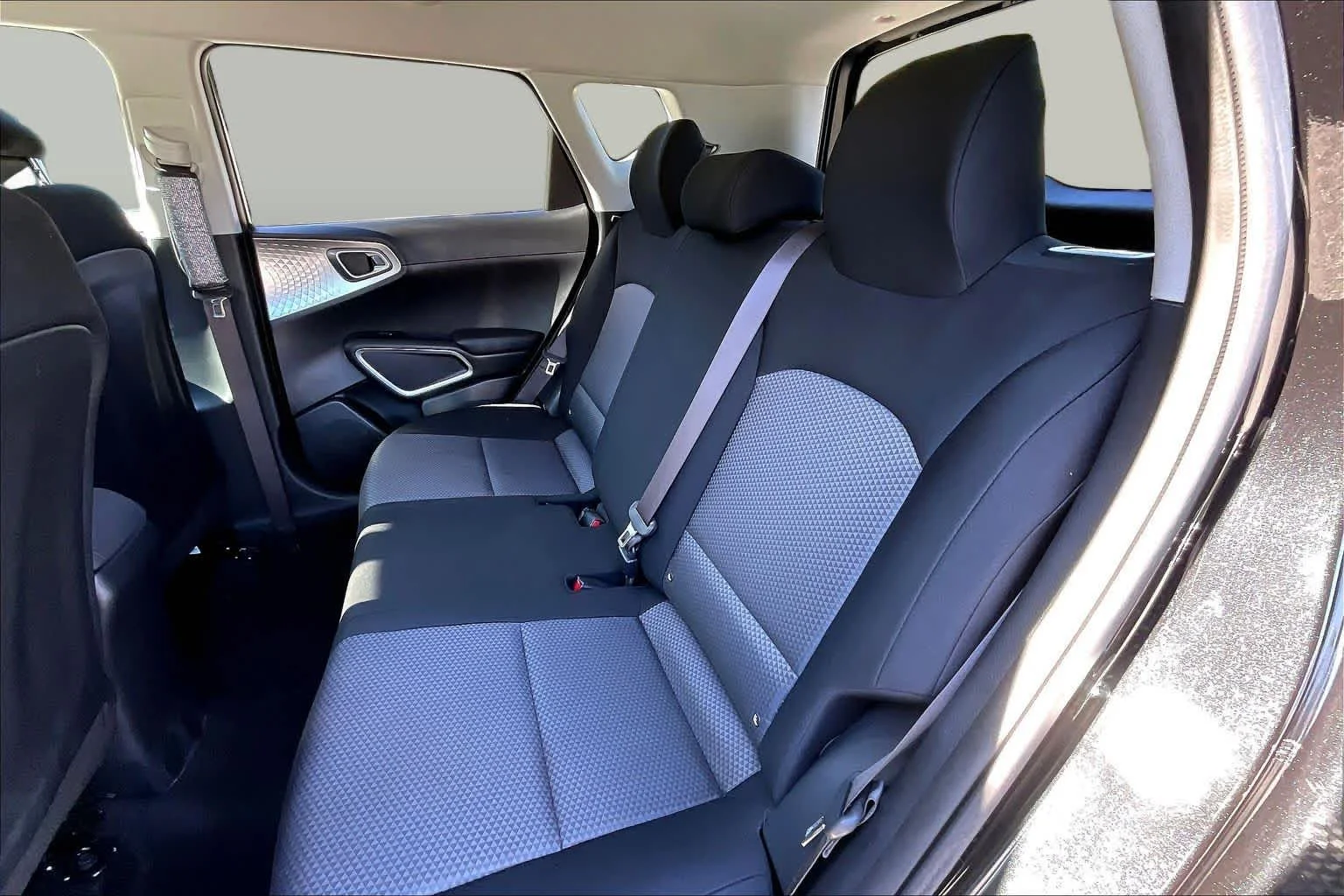 Used 2025 Fusion Black Kia LX image 19