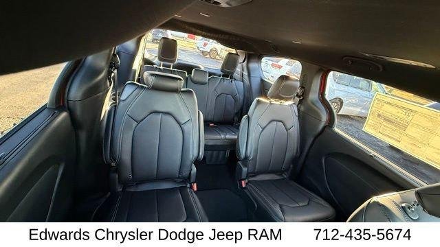 2026 Chrysler Pacifica Select - Photo 42