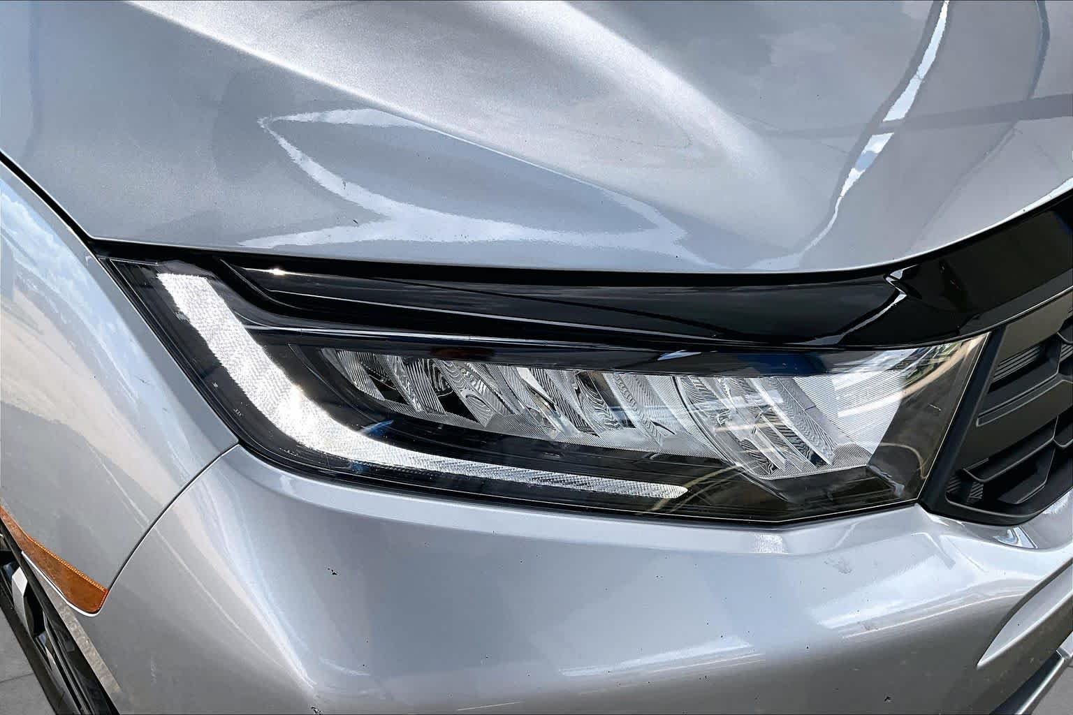 Certified Used 2025 Modern Steel Metallic Honda EX-L image 27