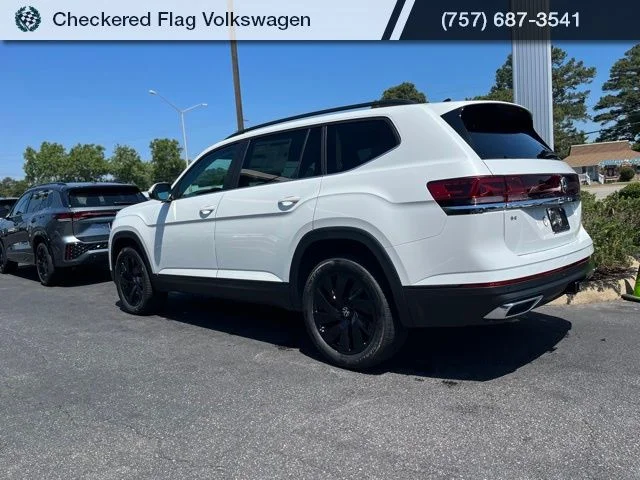 New 2026 White Volkswagen 2.0T SE w/Technology image 6