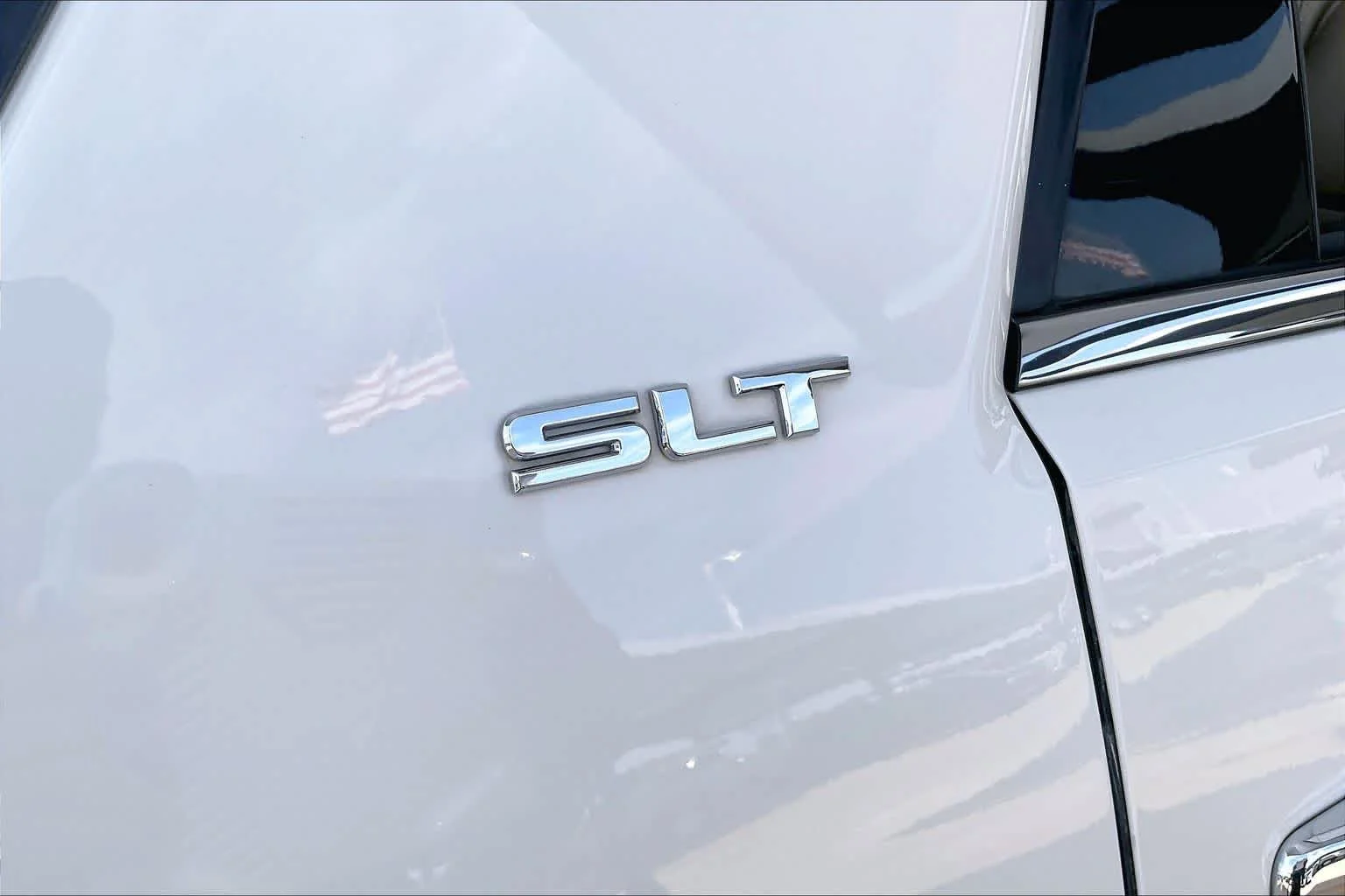 Used 2011 Summit White GMC SLT1 image 10