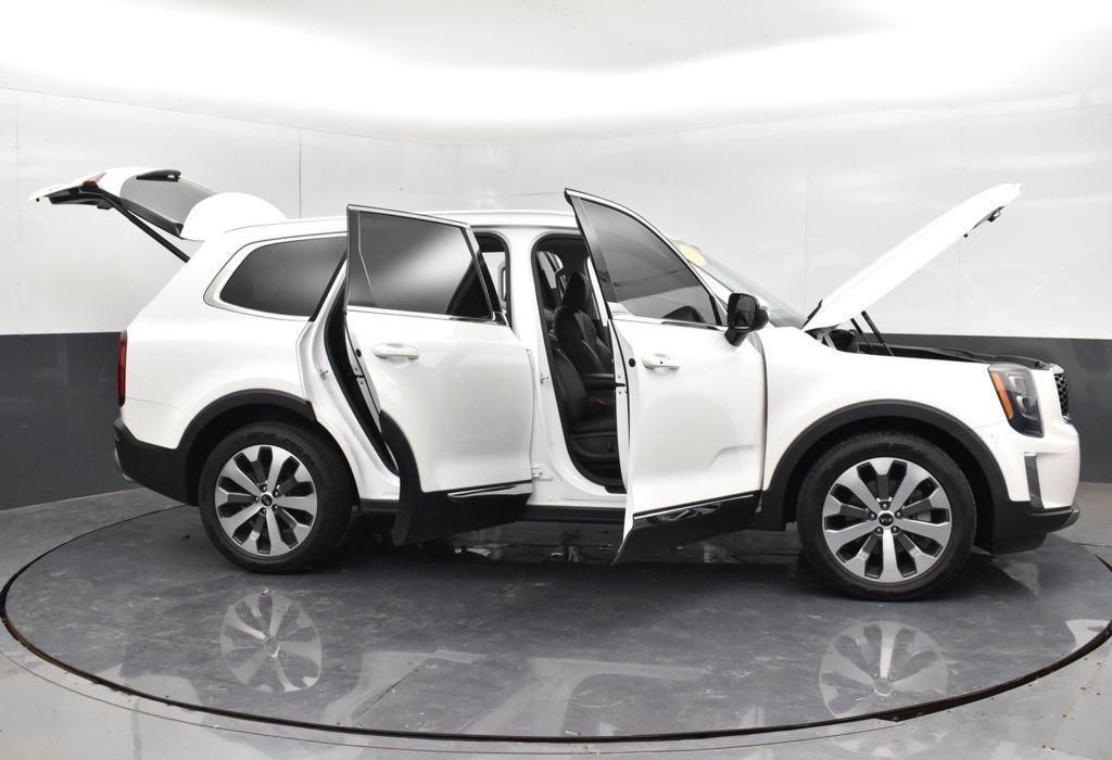 Used 2021 White Kia EX image 36
