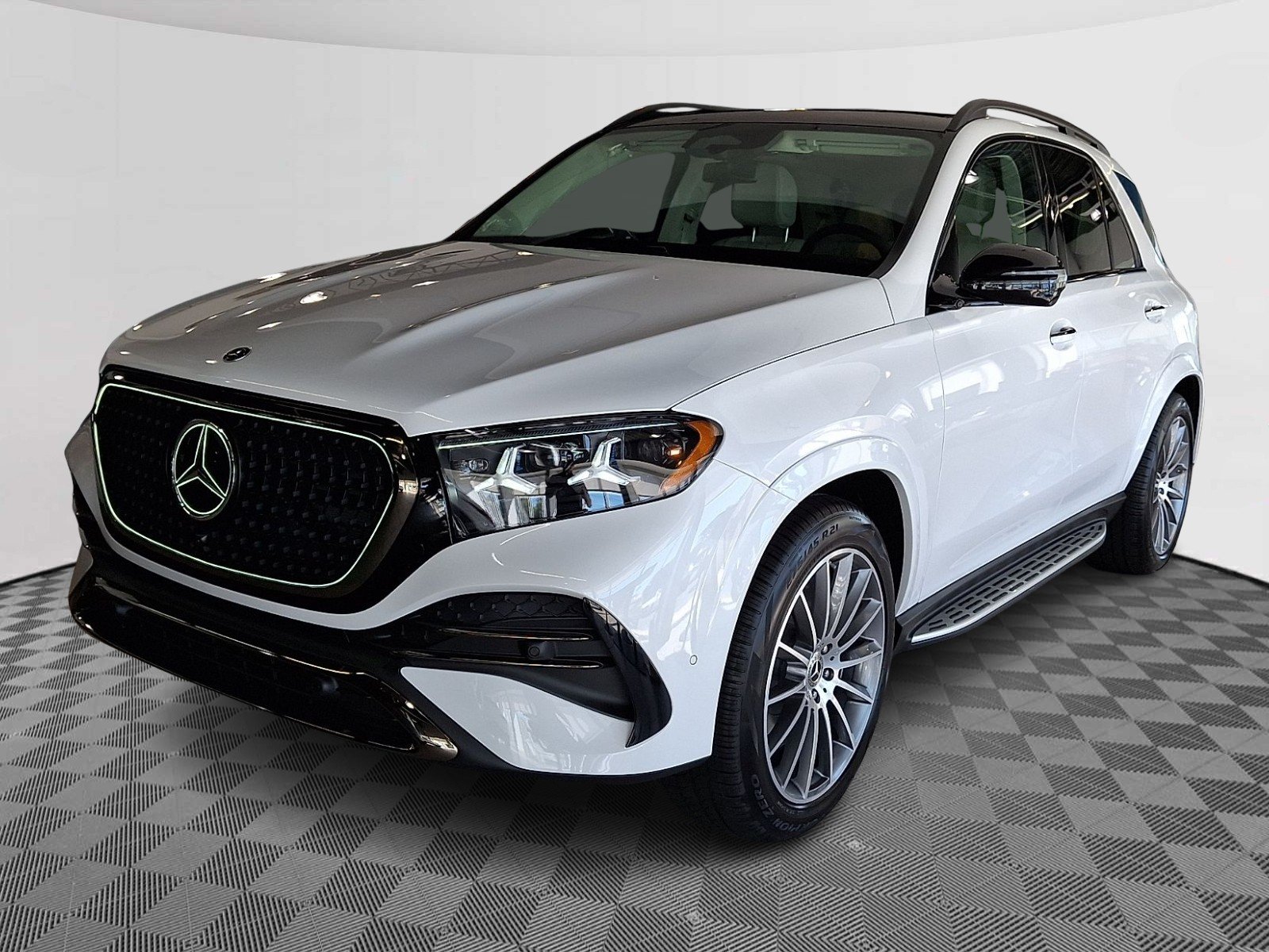 New 2027 MANUFAKTUR Moonlight White Metallic Mercedes-Benz GLE 450 image 2