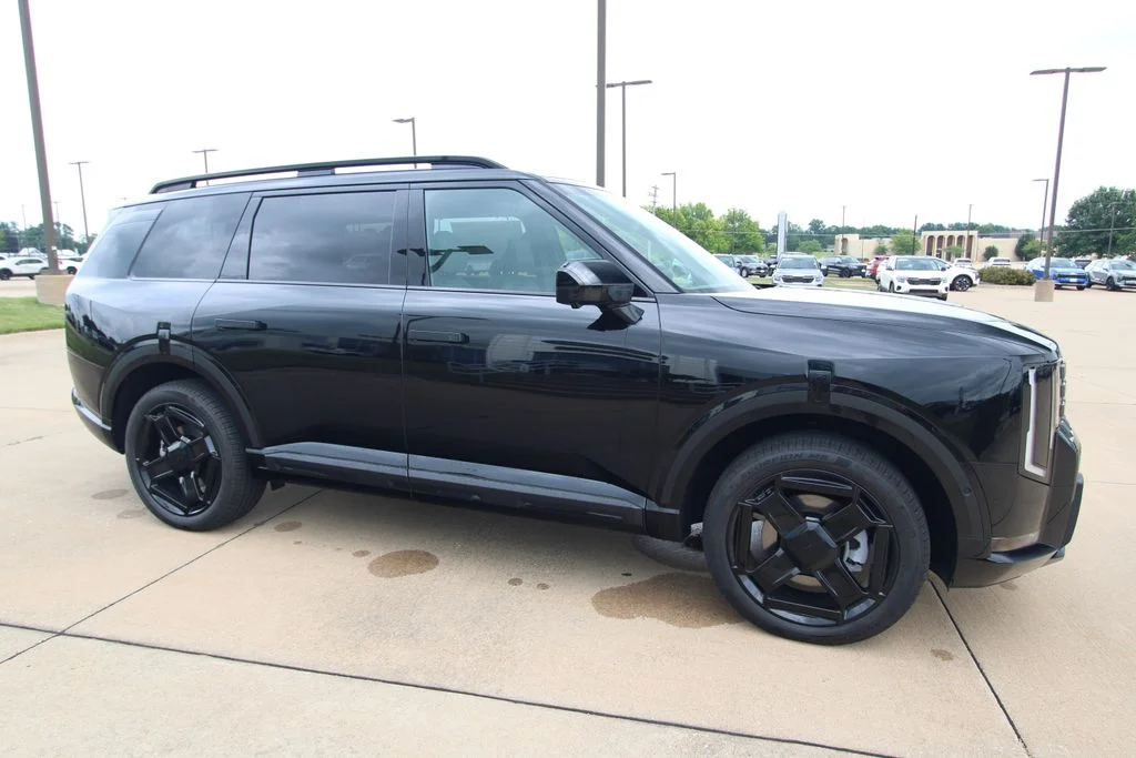 New 2027 Black Kia X-Line SX image 3
