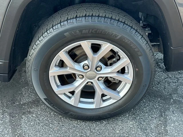 Certified Used 2022 Gray Jeep Limited image 11