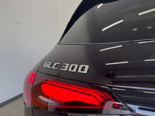 New 2027 Black Mercedes-Benz GLC 300 image 44