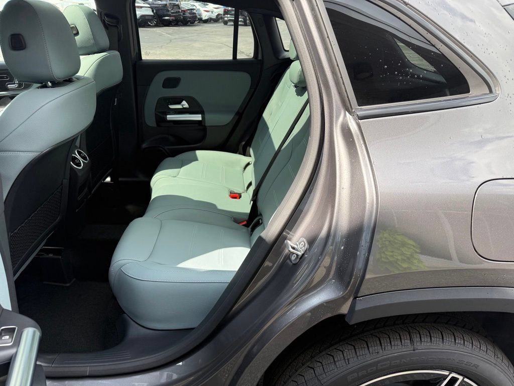 New 2026 Mountain Grey Metallic Mercedes-Benz GLA 250 image 18