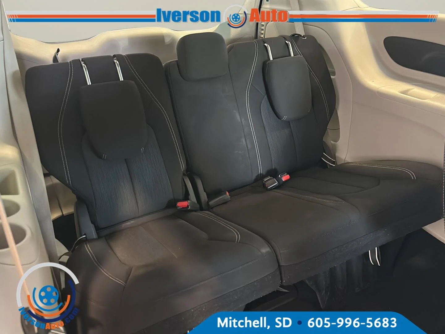 Used 2023 Bright White Clearcoat Chrysler LX image 29
