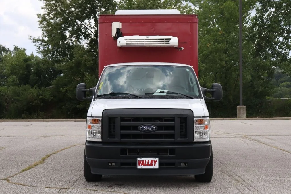 Used 2024 Oxford White Ford Base image 3