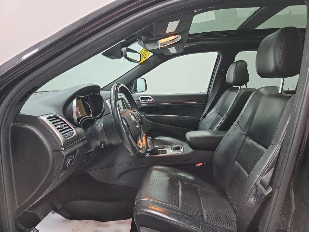Used 2018 Black Jeep Limited image 29