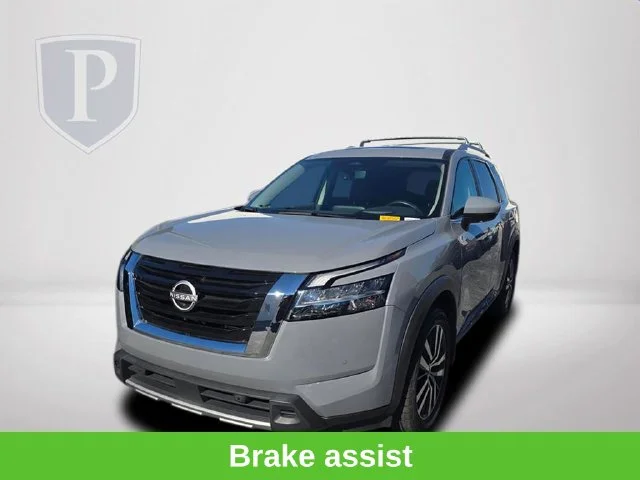 Used 2024 Gray Nissan Platinum image 13