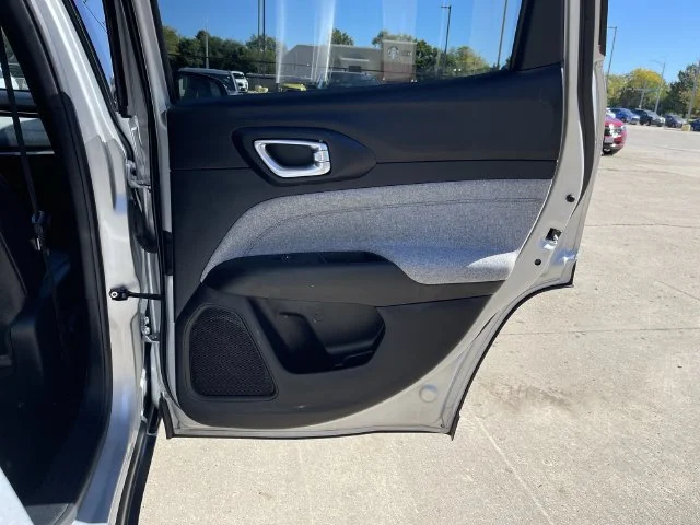 Used 2024 Silver Jeep Latitude image 14