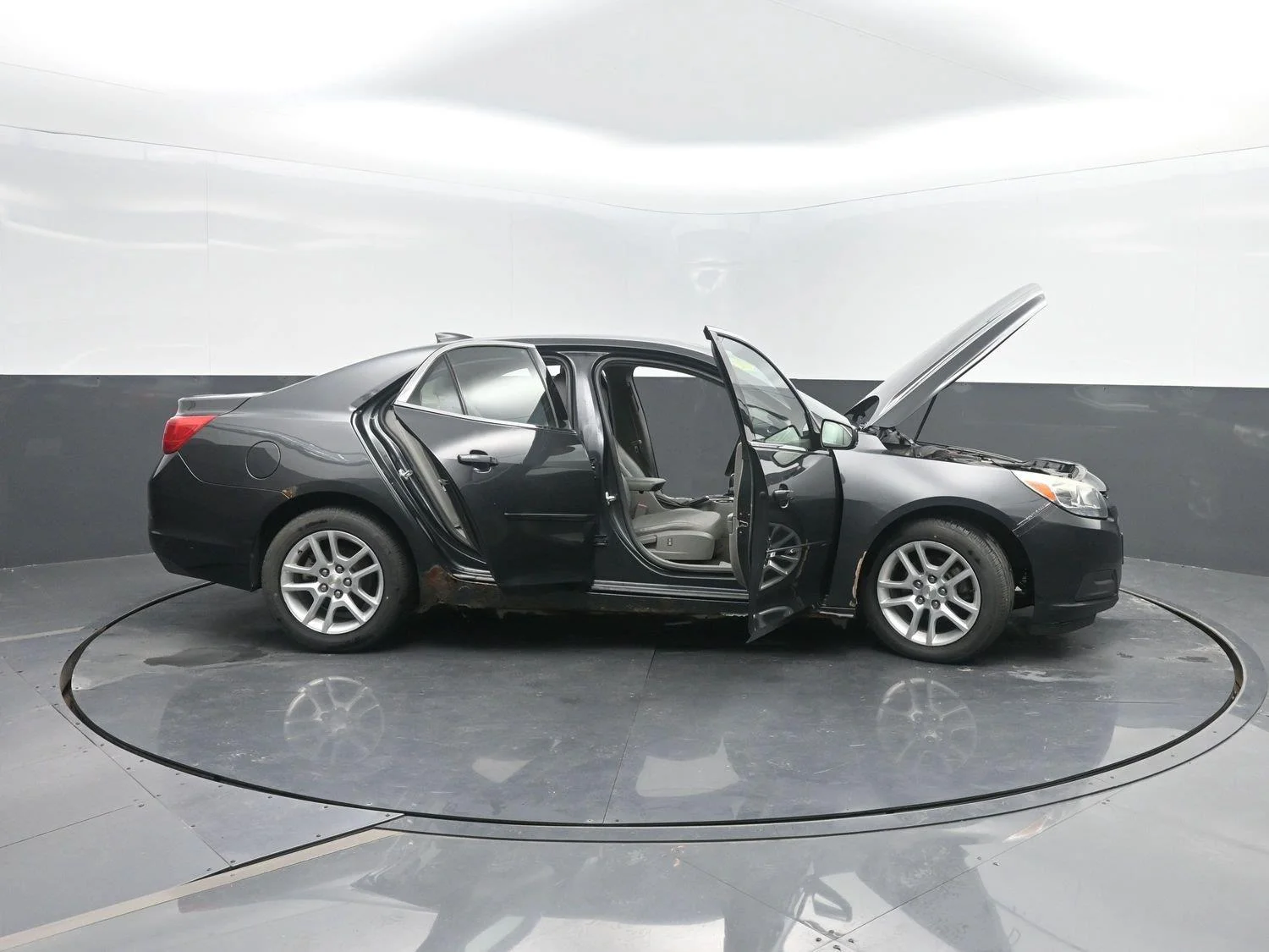 Used 2015 ASHEN GRAY METALLIC Chevrolet LT image 39