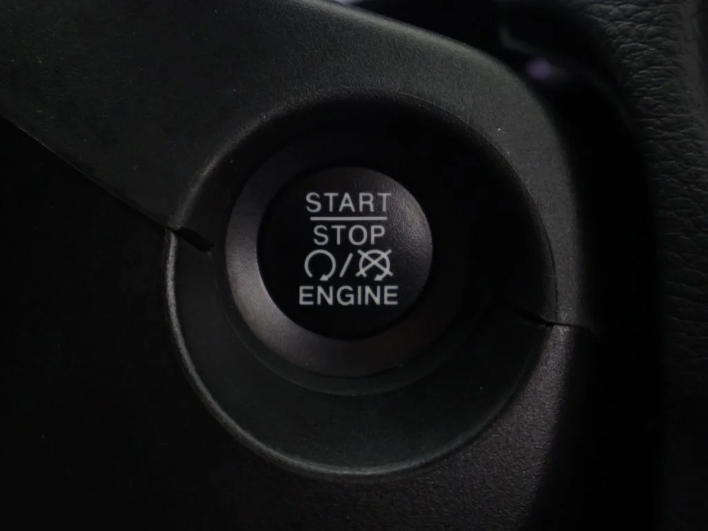 Used 2019 Laser Blue Pearlcoat Jeep Latitude image 35