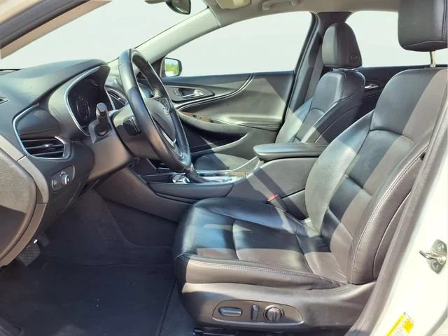 Used 2024 Summit White Chevrolet 2LT image 21