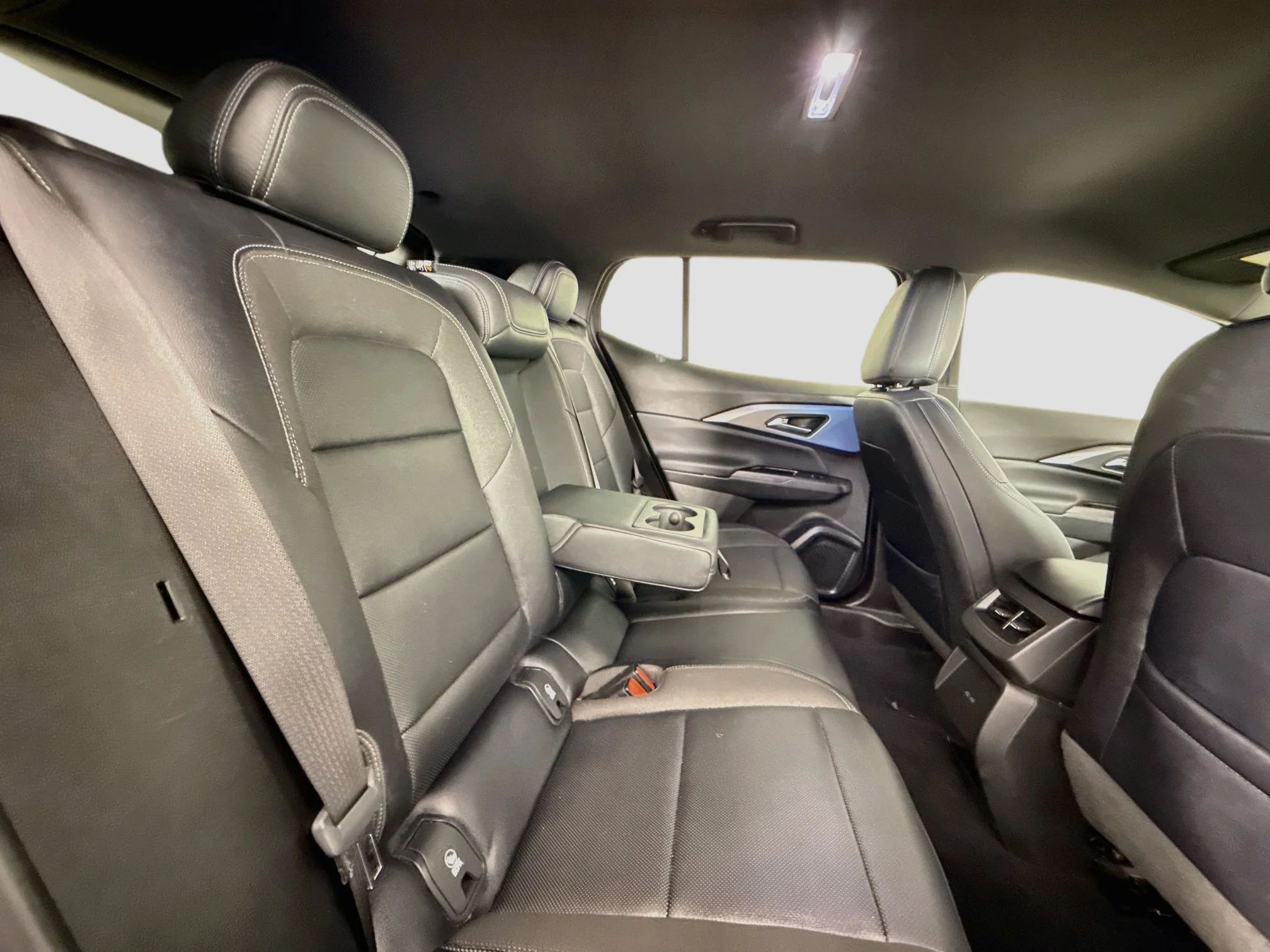 Used 2025 Summit White Chevrolet LT image 29