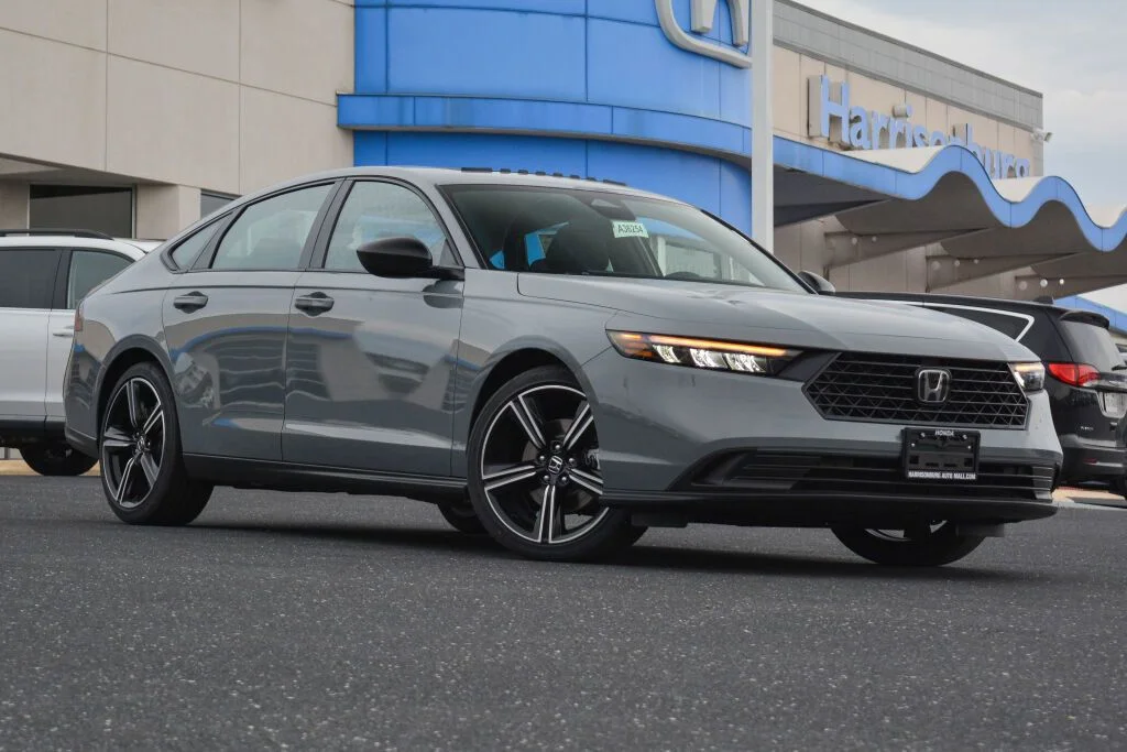 New 2026 Urban Gray Pearl Honda Sport Hybrid image 1