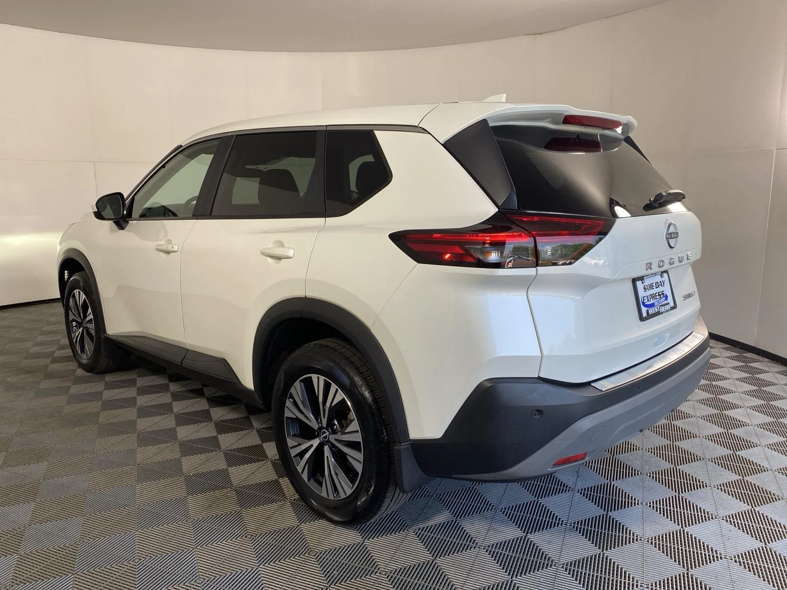 Used 2023 Pearl White Tricoat Nissan SV image 7