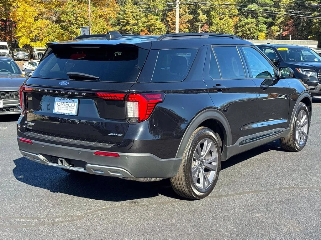 Used 2026 Black Metallic Ford Active image 3