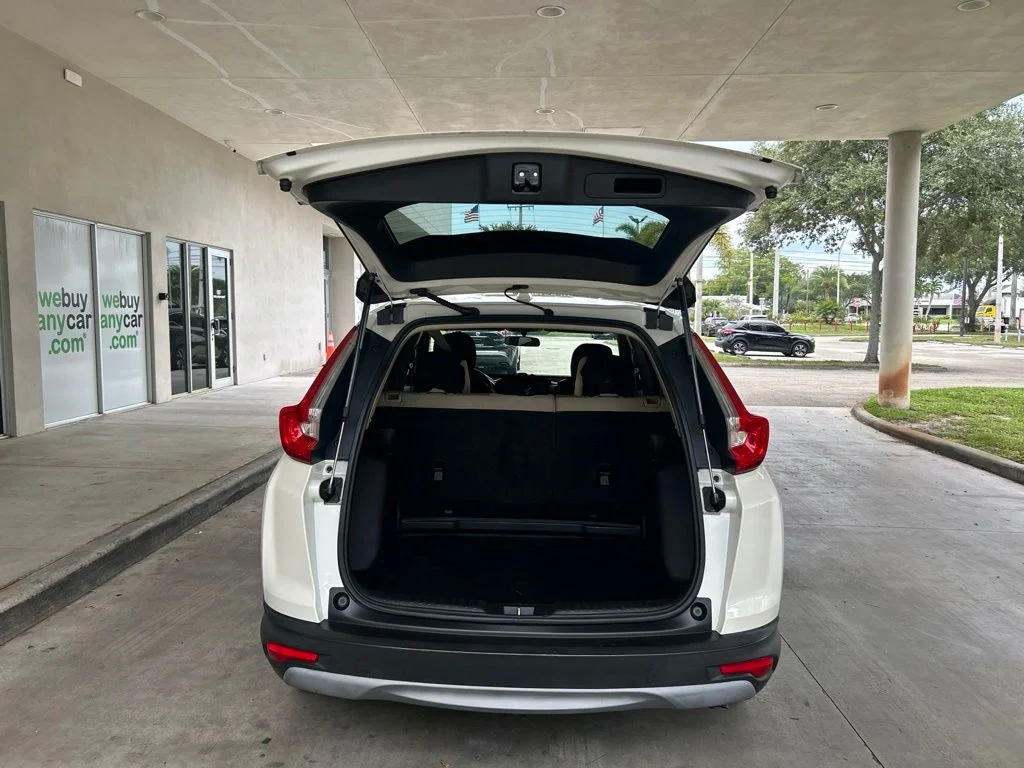 Used 2018 White Honda LX image 29