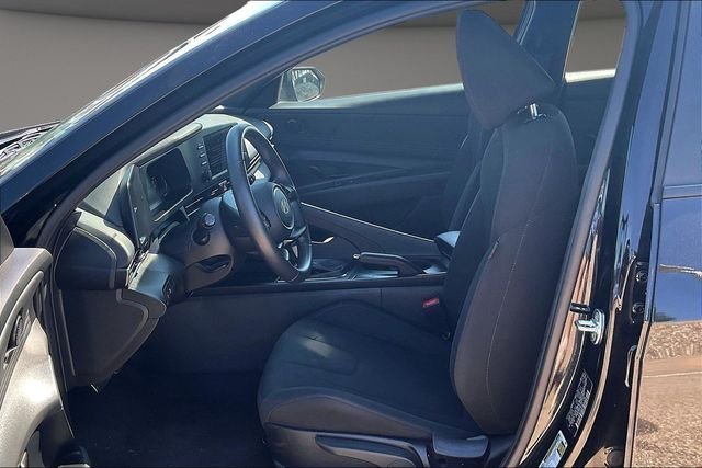 Used 2025 Black Hyundai SEL Sport image 22