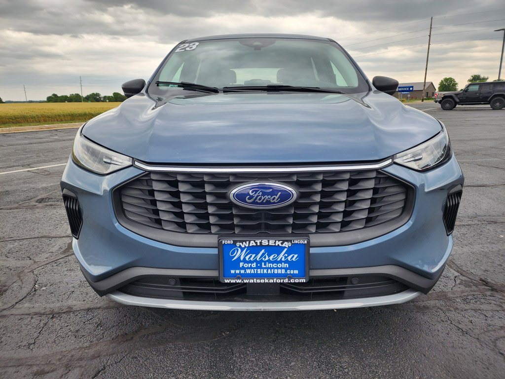 Used 2023 Vapor Blue Metallic Ford Active image 2