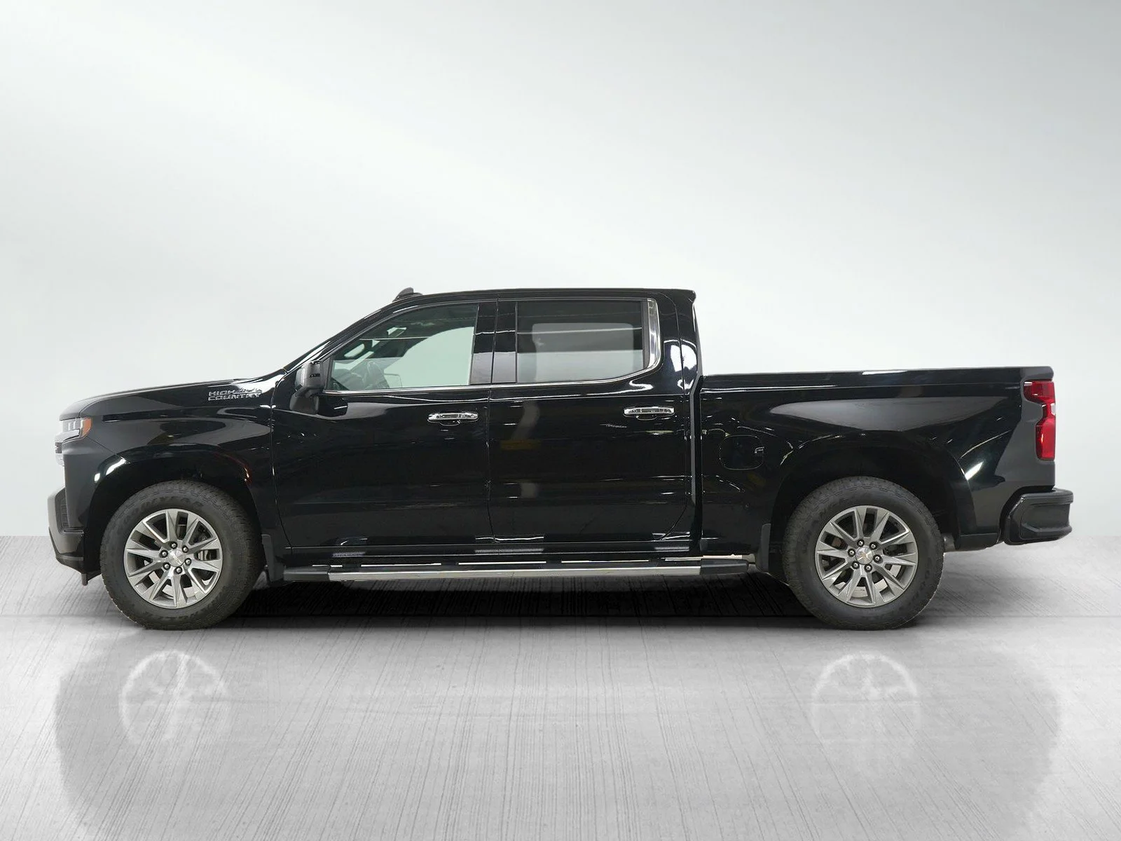 Used 2022 Chevrolet Silverado 1500 Limited High Country with VIN 1GCUYHELXNZ181204 for sale in Bloomington, Minnesota