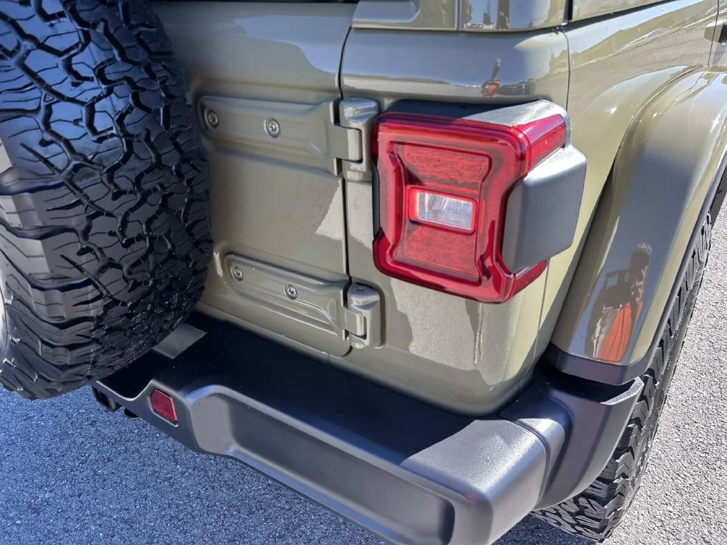 Used 2025 Green Jeep Rubicon image 18