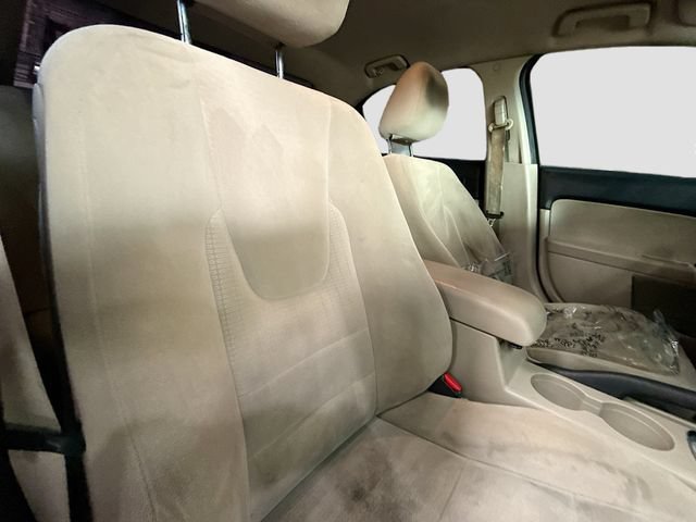Used 2009  Ford S image 24