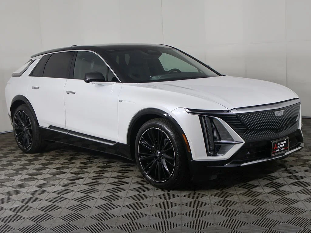 Used 2025 Cadillac LYRIQ Luxury 1 with VIN 1GYKPNRLXSZ306050 for sale in Akron, OH