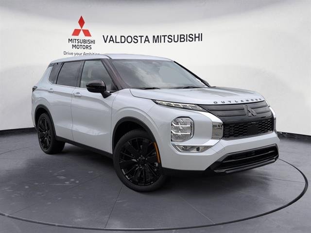 2026 Mitsubishi Outlander LE FWD's photo