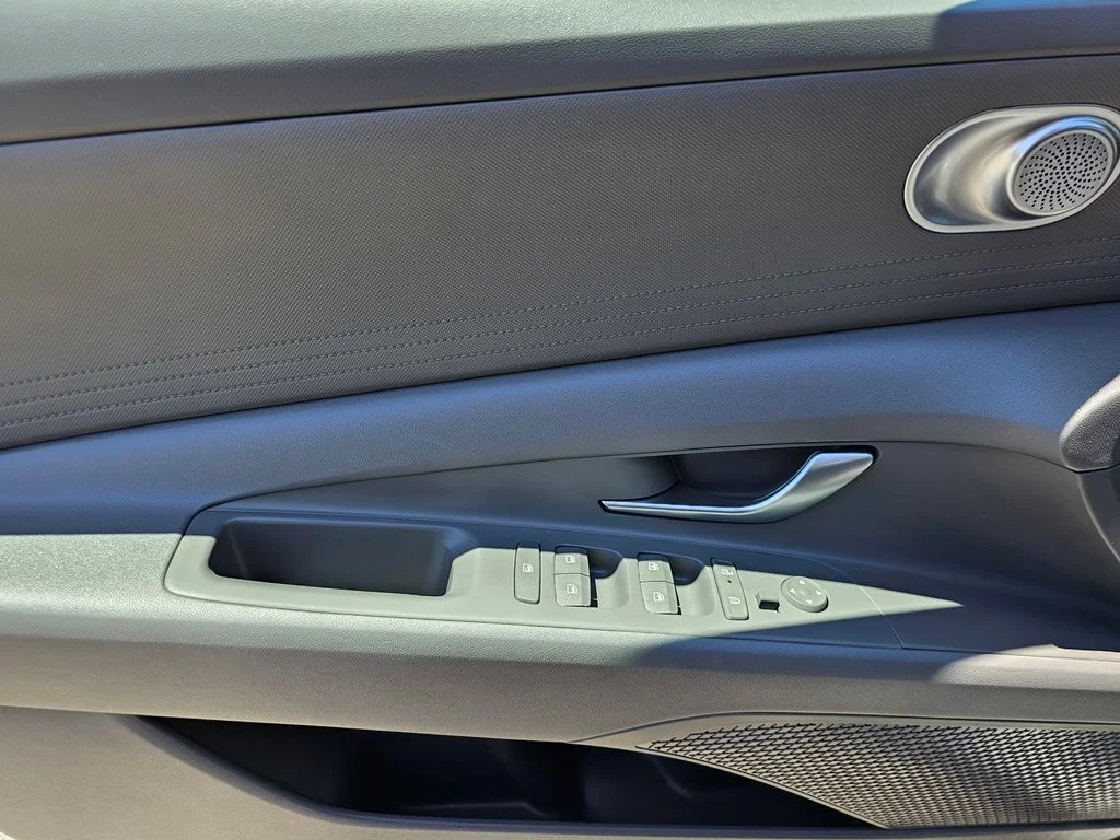 Used 2025 Gray Hyundai SE image 21