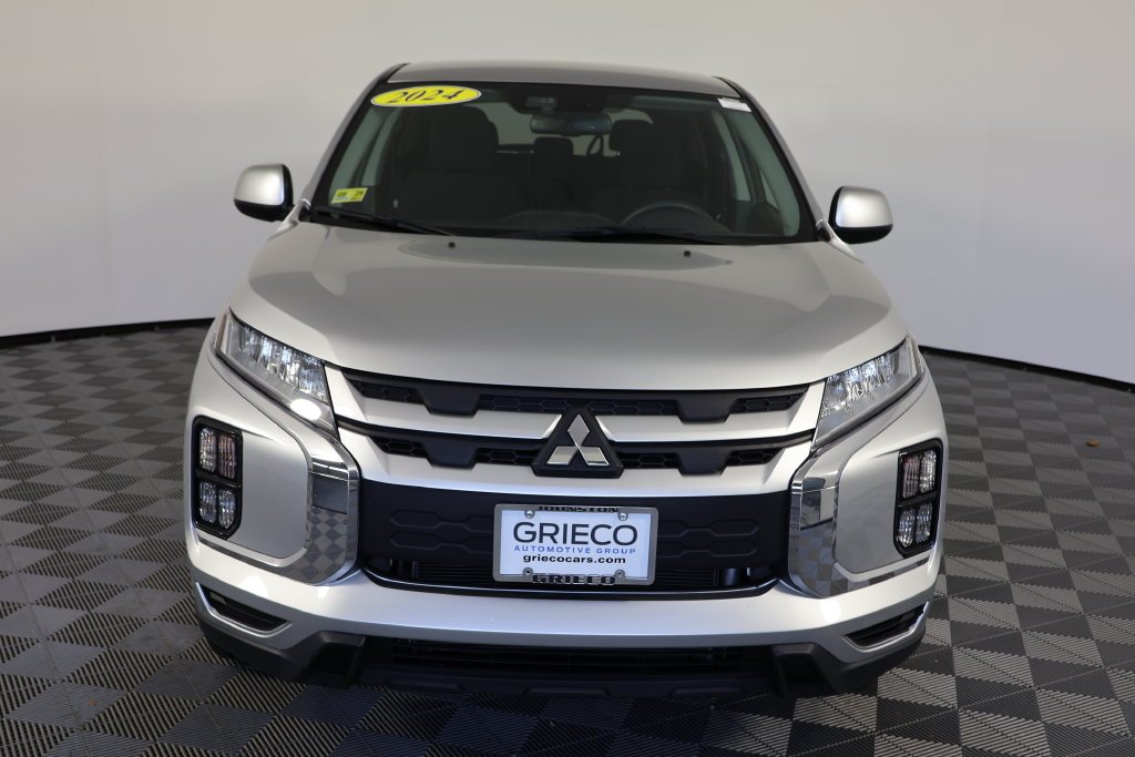 Used 2024  Mitsubishi 2.0 ES image 3