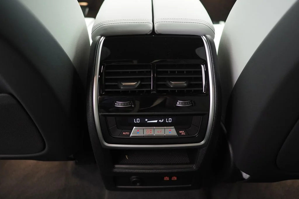 New 2026 Black Sapphire Metallic BMW sDrive40i image 21