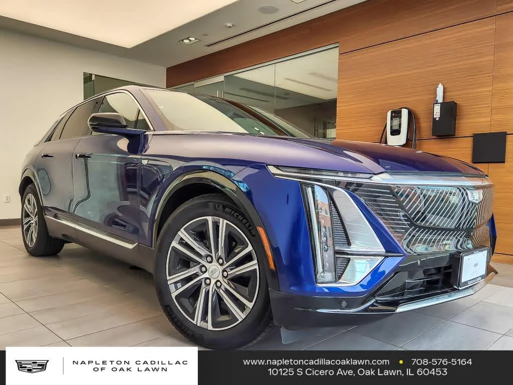 Certified Pre-Owned 2024 Cadillac LYRIQ Luxury 3