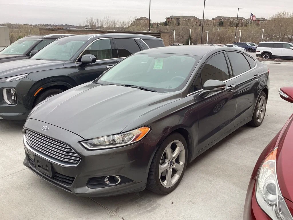 2016 Ford Fusion SE FWD's photo