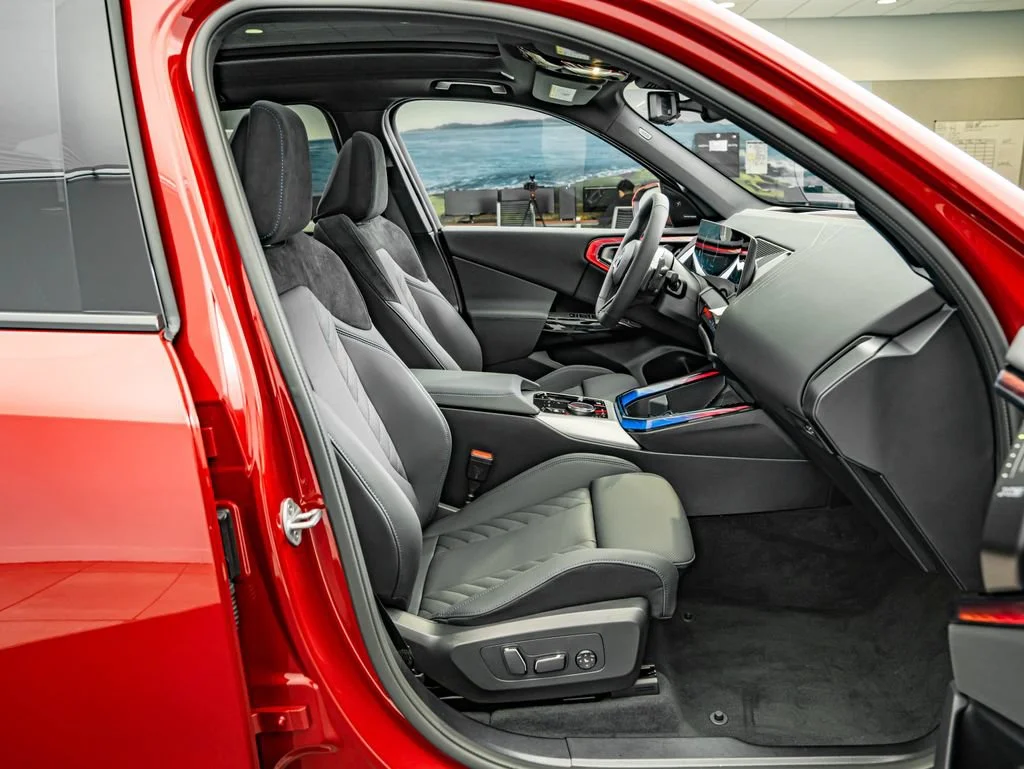 New 2026 Vegas Red Metallic BMW 30 xDrive image 40