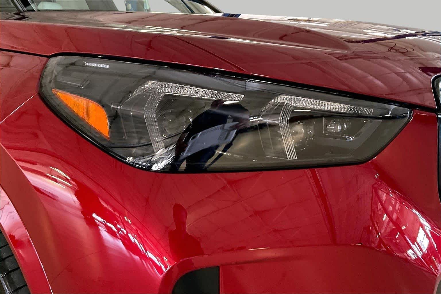 New 2026 Vegas Red Metallic BMW xDrive28i image 13