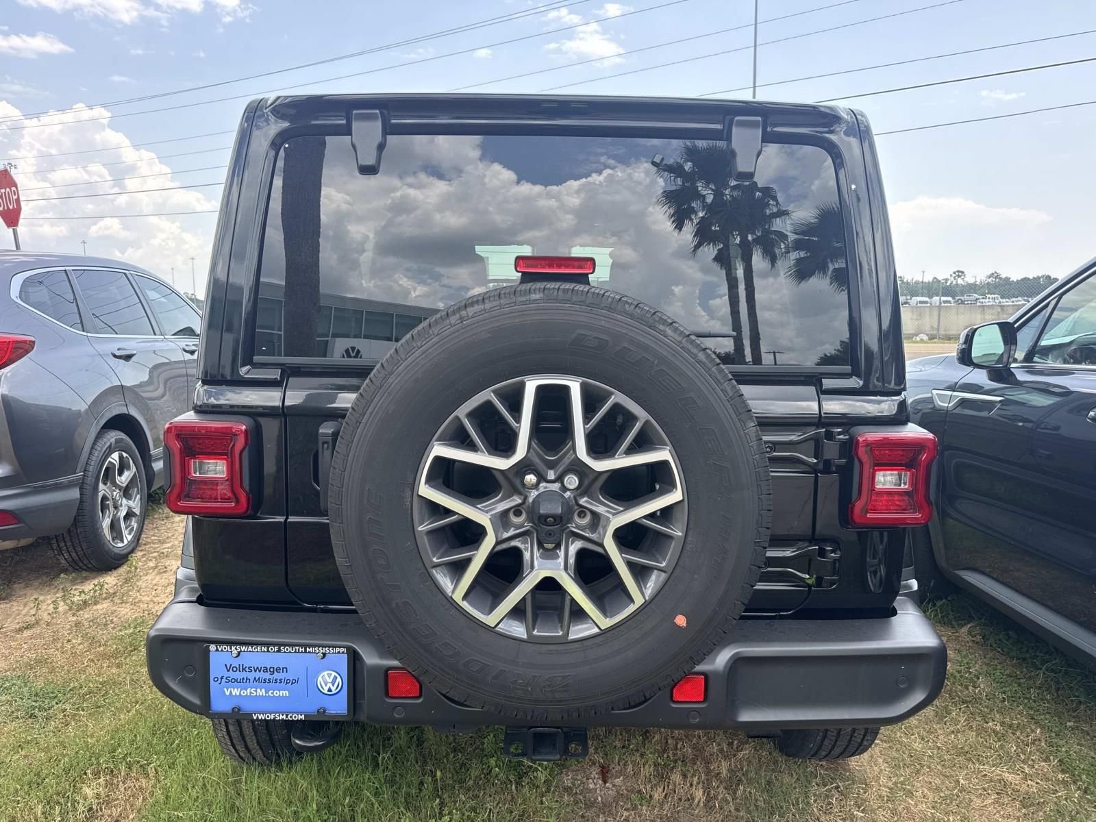 Used 2024 Black Jeep Sahara image 5