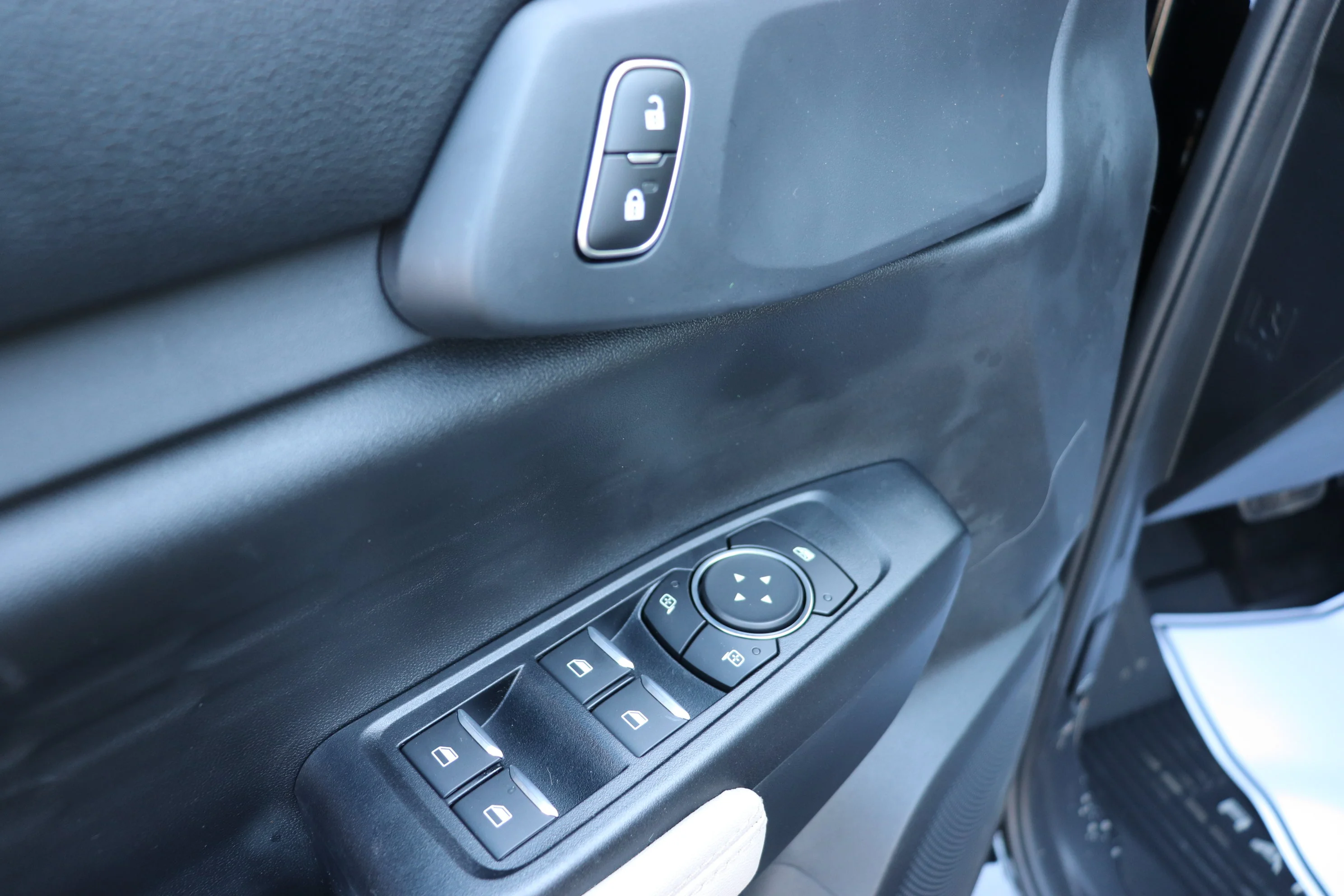 New 2026 SHADOW BLACK Ford XLT image 9