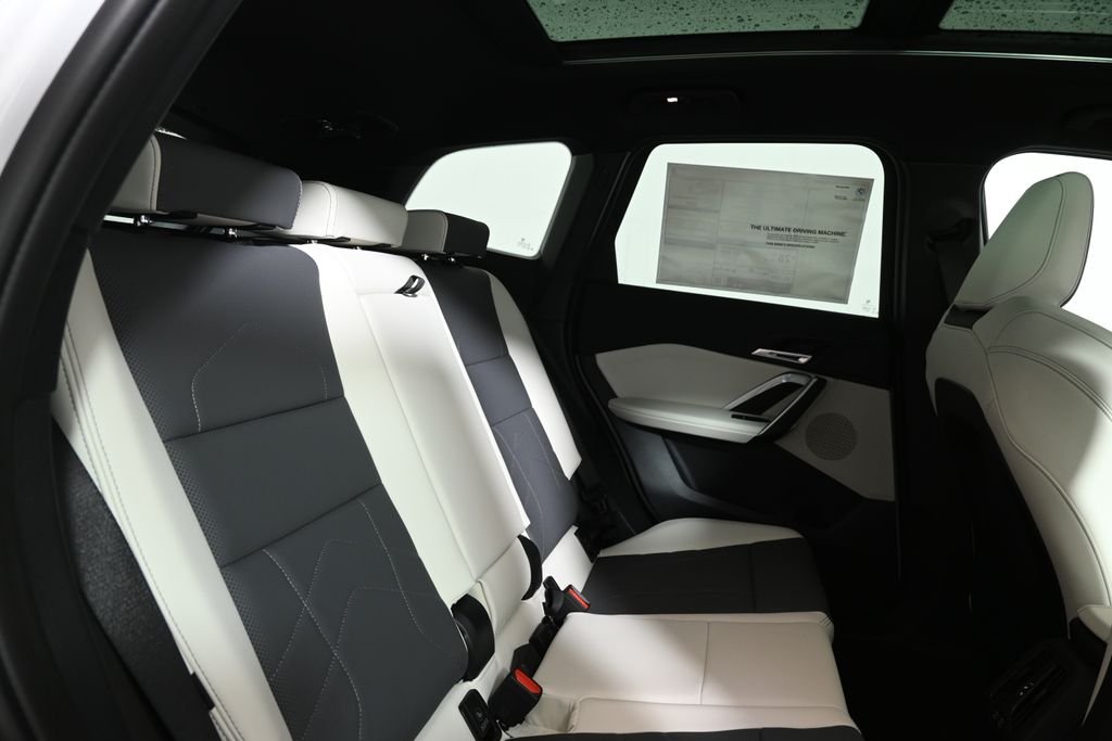New 2026 White Metallic BMW xDrive28i image 35