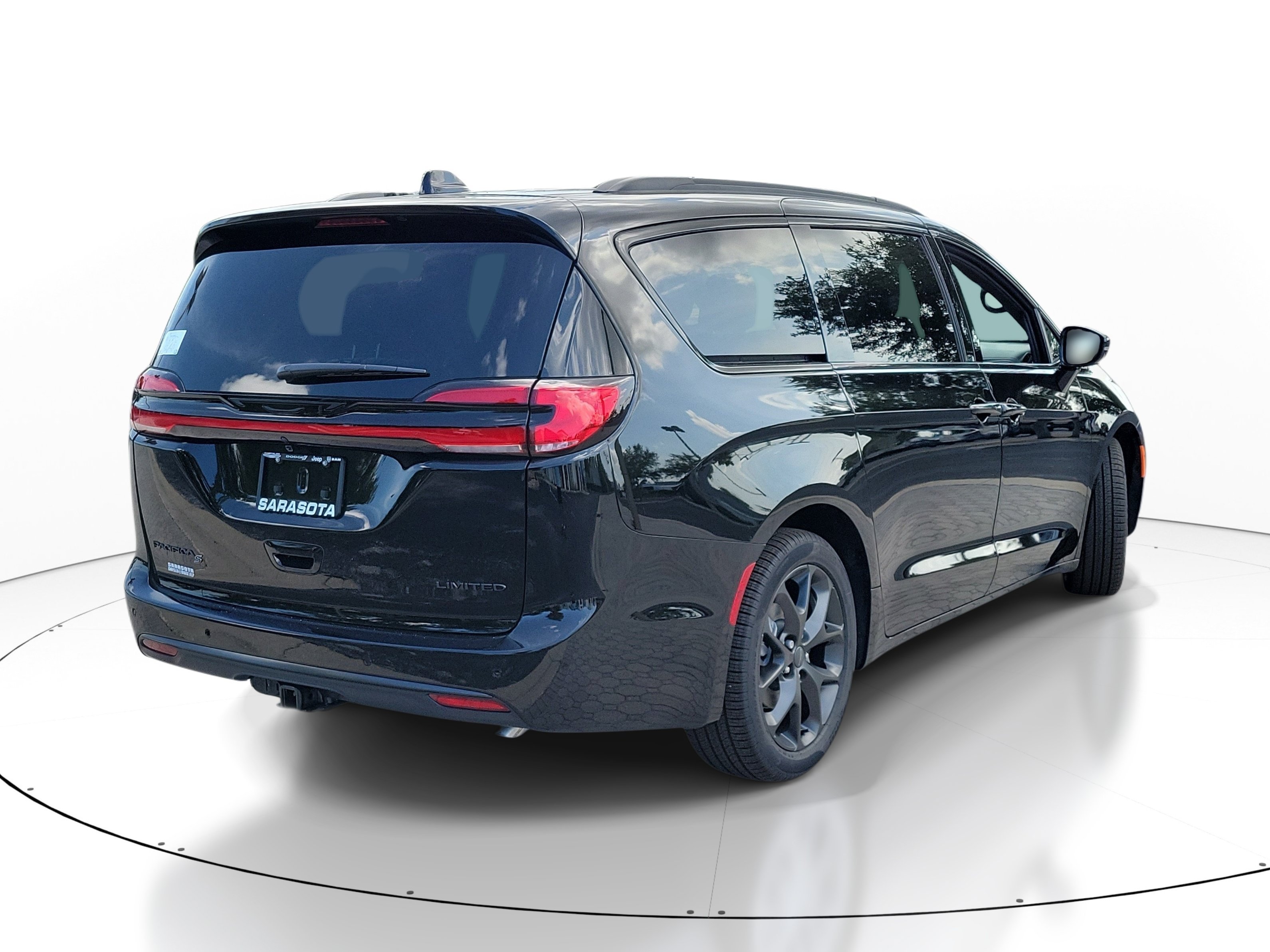 New 2027 Diamond Black Crystal Pearl-Coat Exterior Paint Chrysler Limited image 6