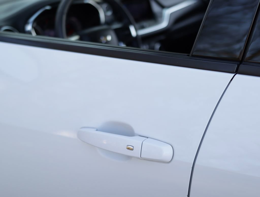 Used 2021 Summit White Chevrolet 1LT image 32